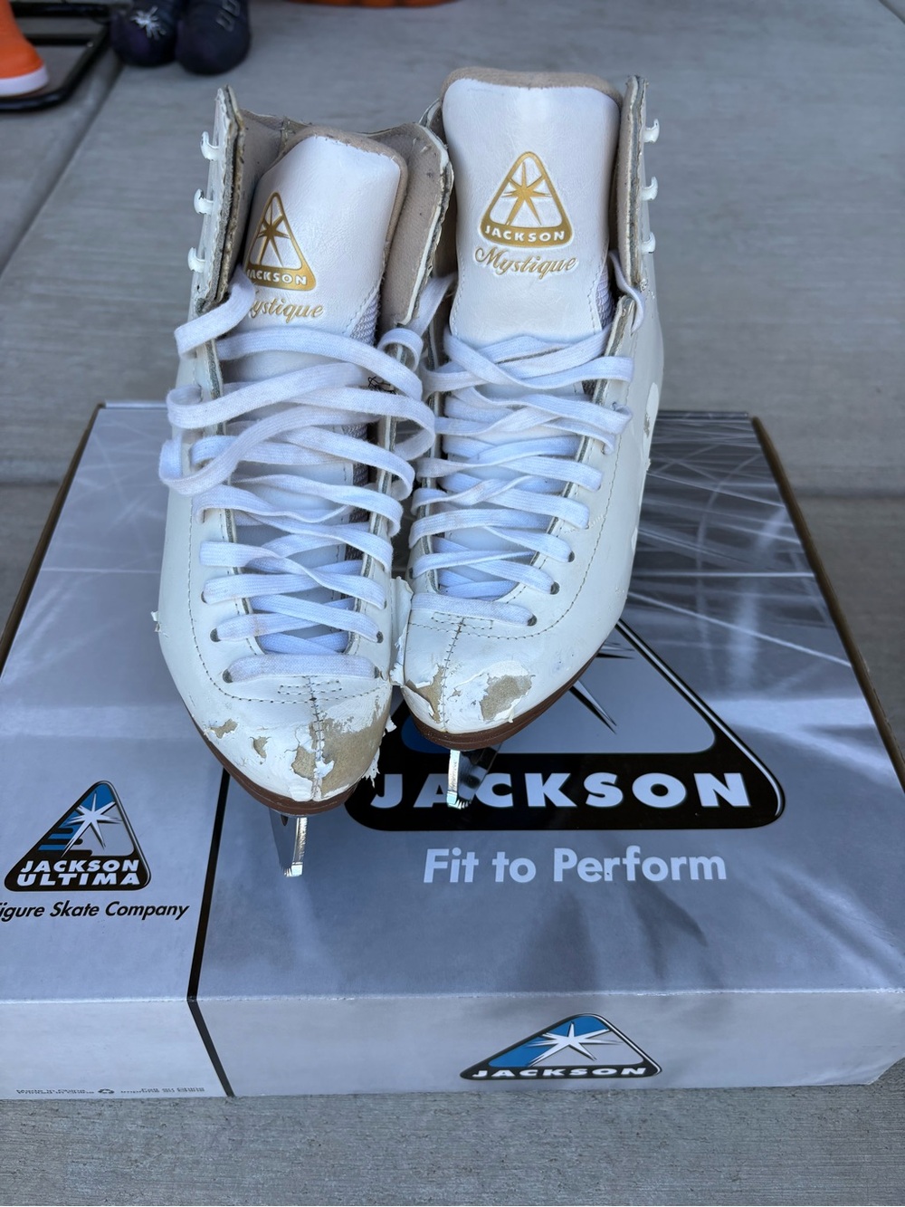 Jackson Ultima Figure Skates  & Mirage Blade 5 w box FS2190